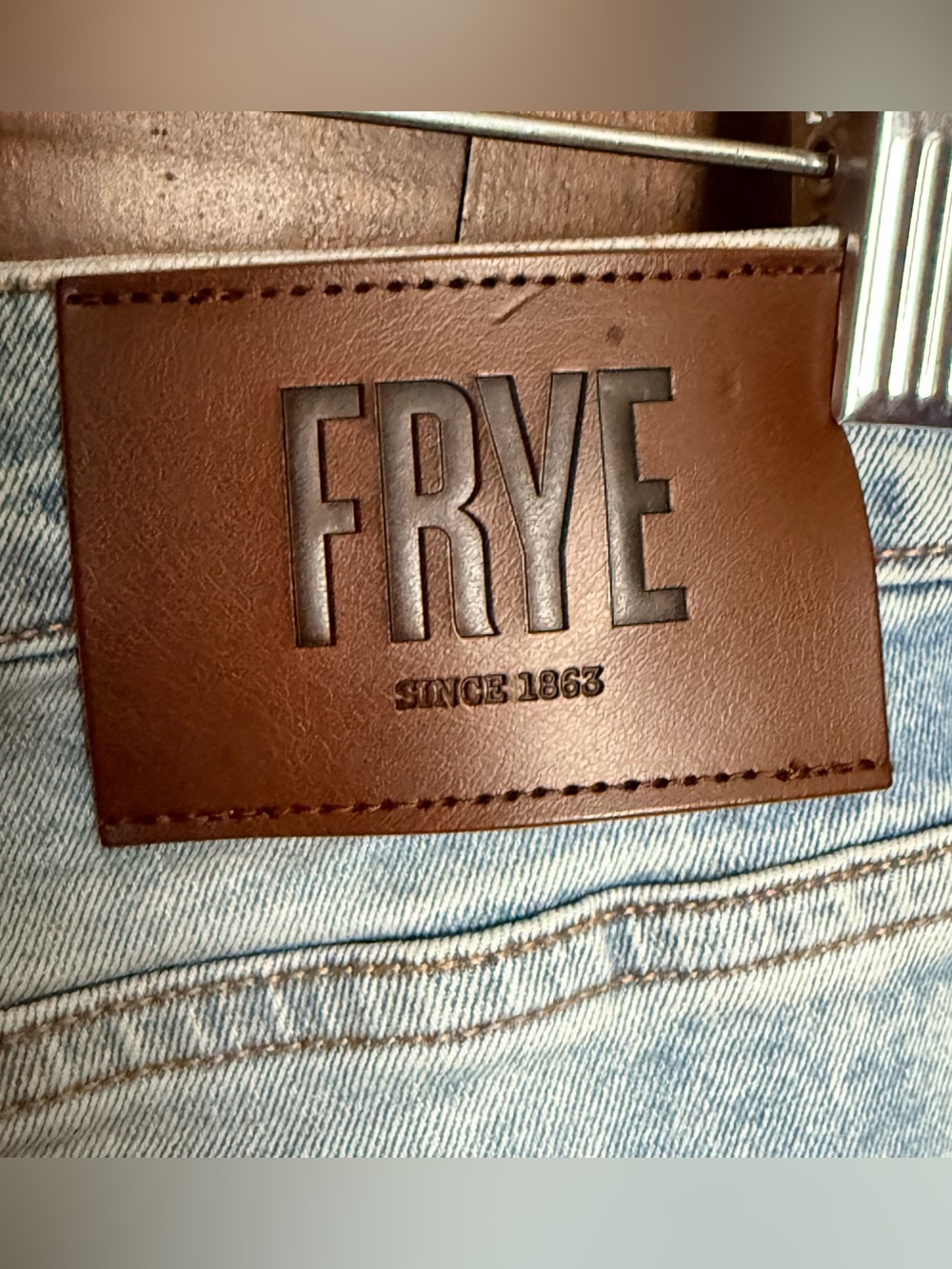 Frye Women's High-Rise Cuffed Crop Jean Light Blue Stevie Wash Size 8 - Picture 9 of 15